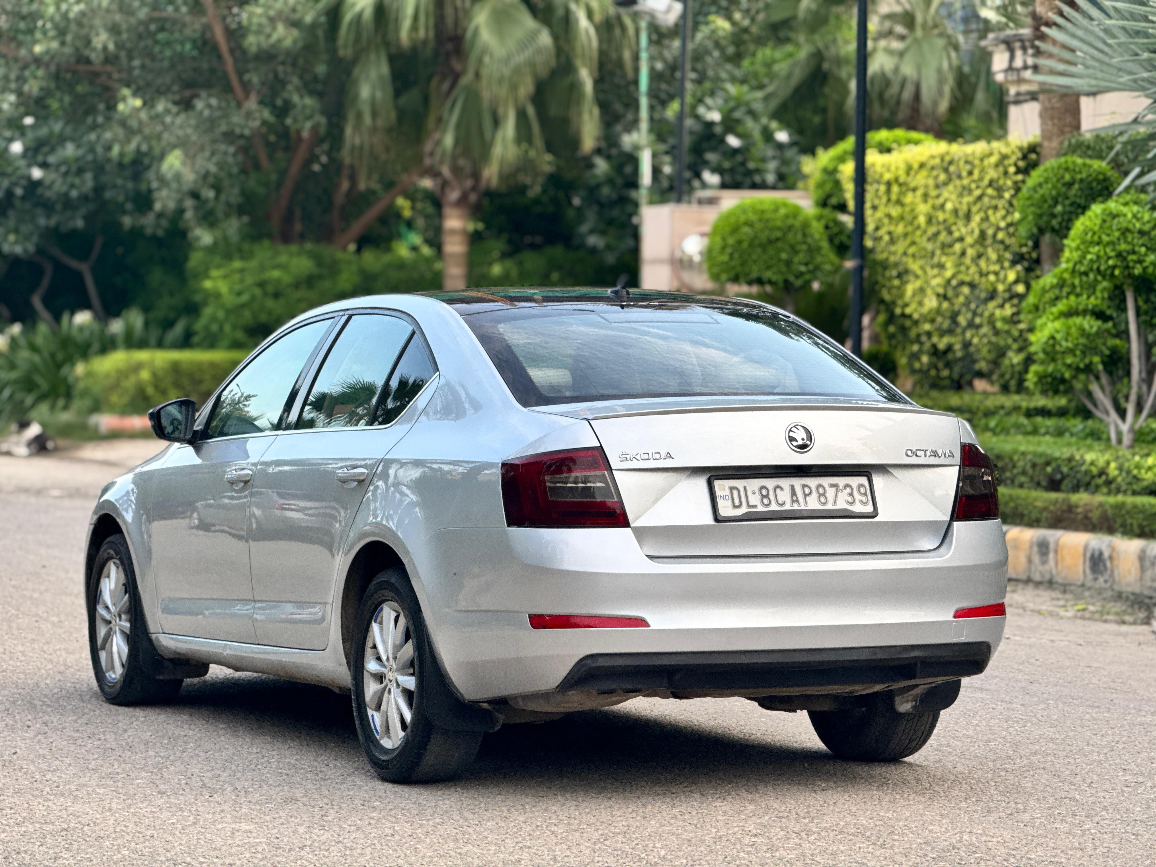Skoda OCTAVIA STYLE PLUS  2017 - Image 2
