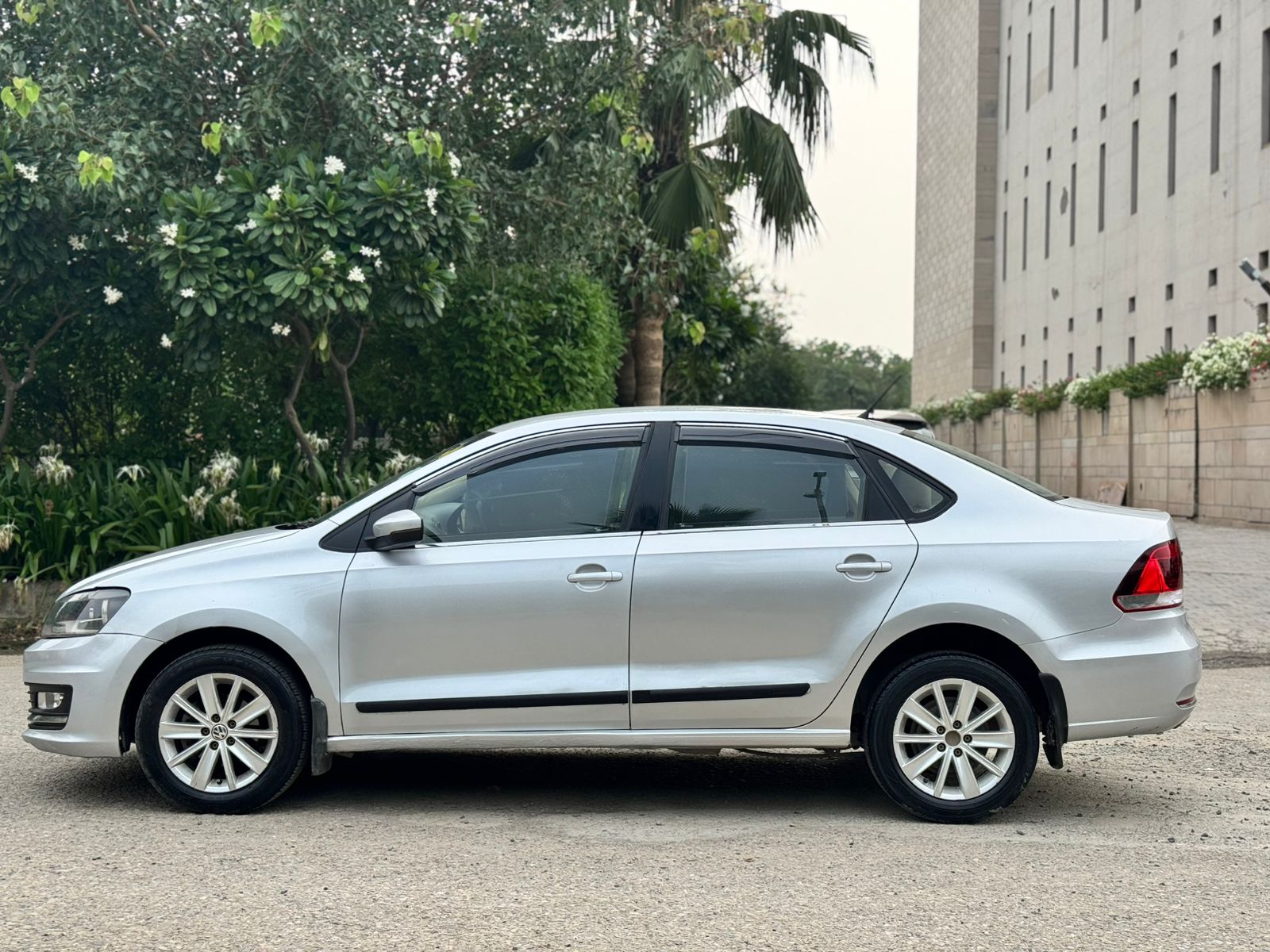 Volkswagen VENTO HIGHLINE  2018 - Image 3