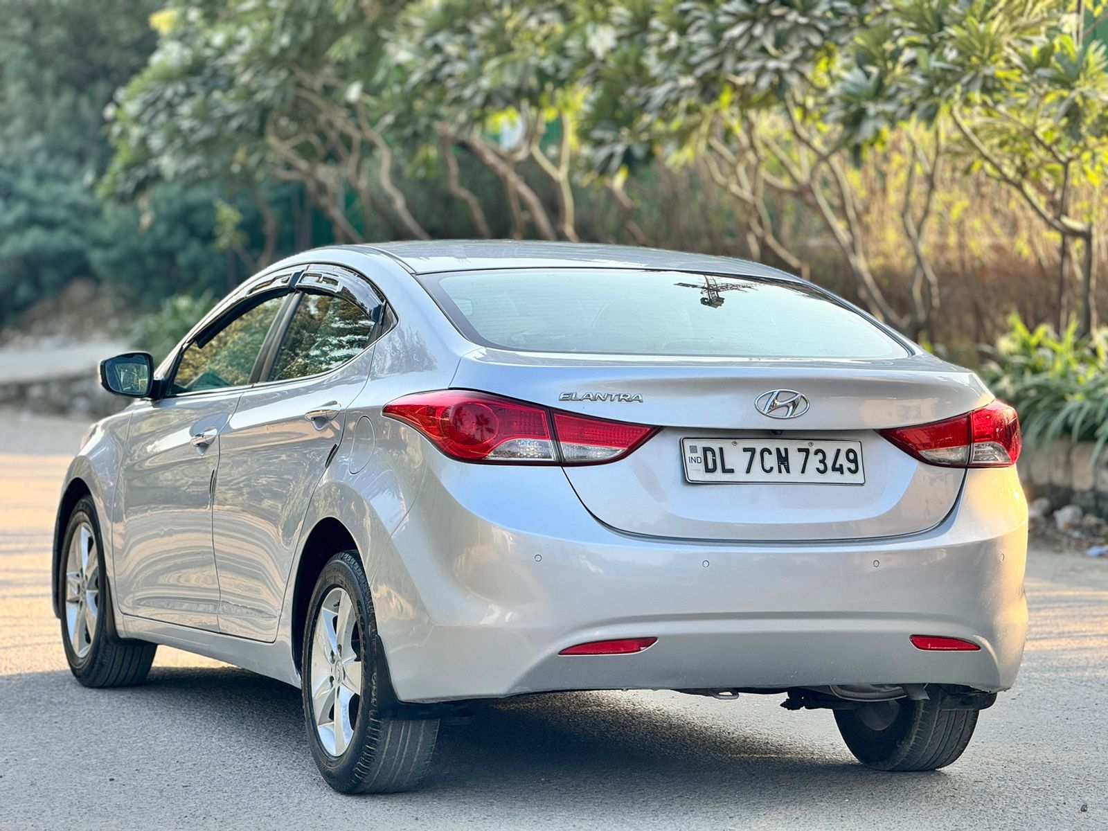 Hyundai ELENTRA Sx optional 2013 - Image 3